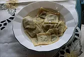 WTN: ham &Silvaner, pasta w/Lambrusco, clam pie & orange wine |  Here I am ;)Great pairings are charcuterie, true, and since this wine is acidic,...